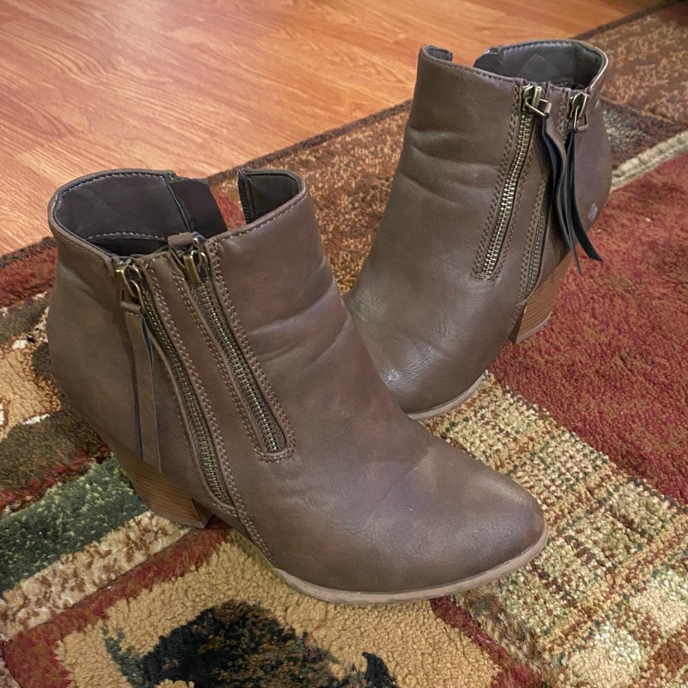 Women’s booties